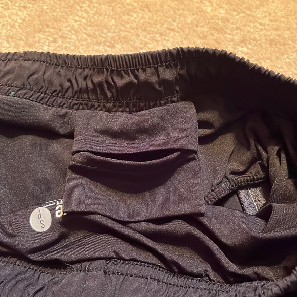 Old navy small runners shorts black/grey w/ white piping - Picture 3 of 4